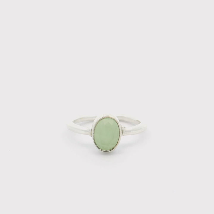 Ring Ina Chalcedon